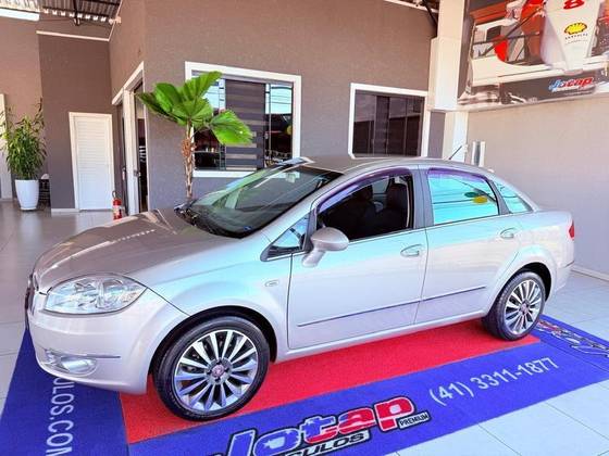 FIAT LINEA 1.8 ESSENCE 16V FLEX 4P MANUAL FIAT LINEA 1.8 ESSENCE 16V FLEX 4P MANUAL